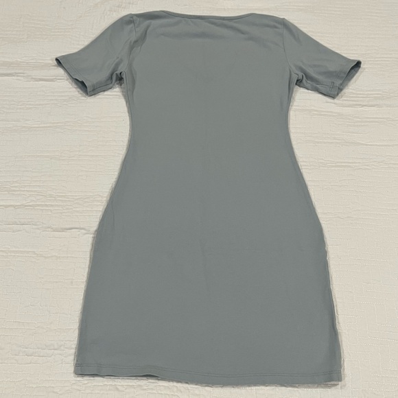 REFORMATION :: DRESS - Picture 7 of 9